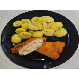11. Cordonbleu – kuracie prsia plnené šunkou  a syrom, varené zemiaky  (120/250)g– 1,3,7